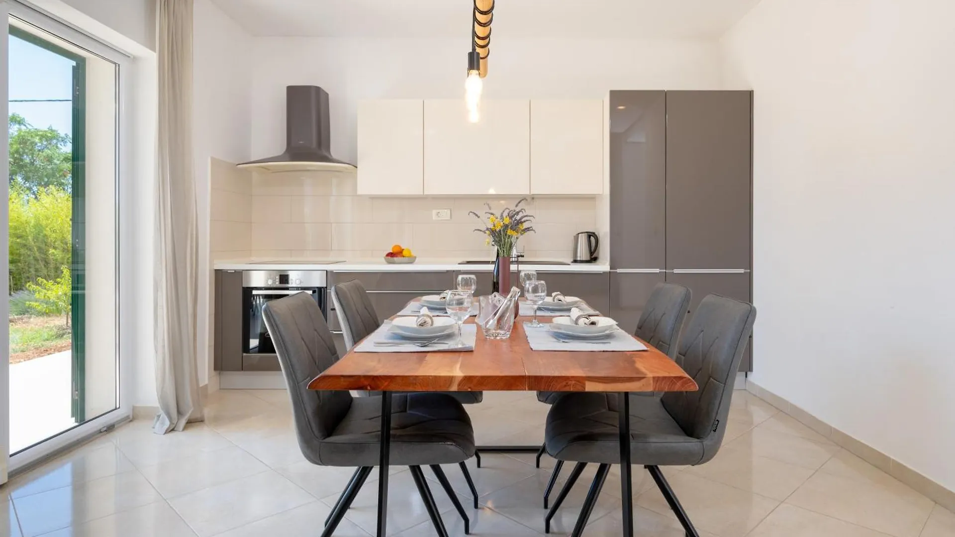 Apartment Mirjam Trogir 0*,